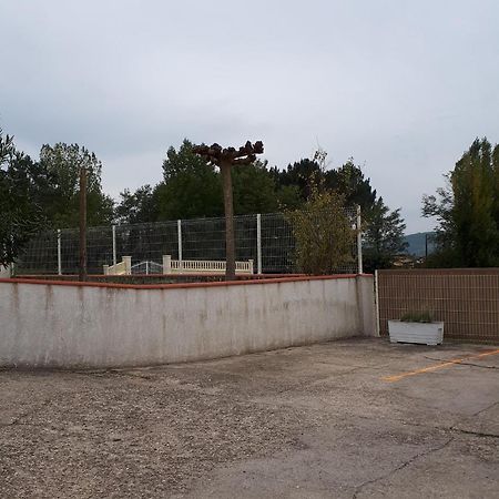 T1 Dans Maison Au Calme Realmont Exterior photo
